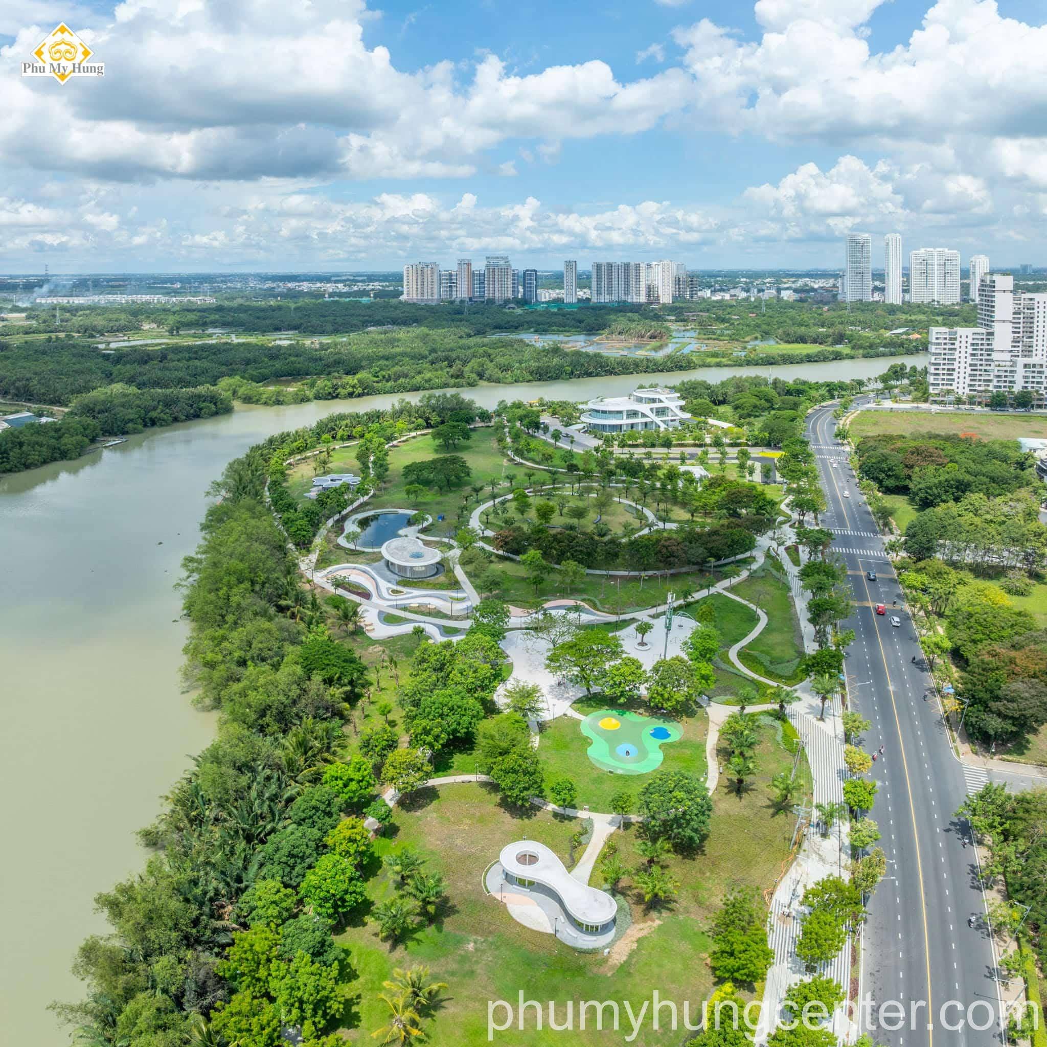 Công Viên P2 cạnh bên Marina Clun Phú Mỹ Hưng